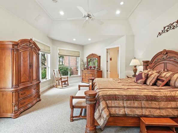 5009  Deerwood Park Drive , Arlington Texas 76017