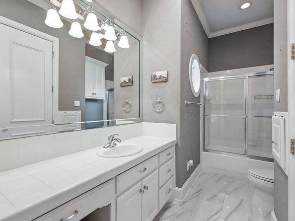 5009  Deerwood Park Drive , Arlington Texas 76017