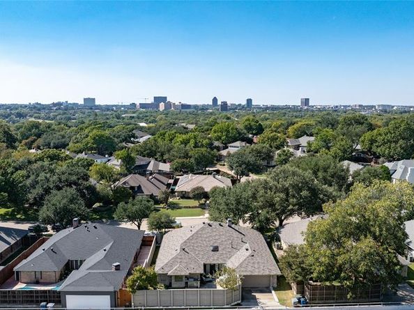 7414  Hundley Boulevard , Dallas Texas 75231
