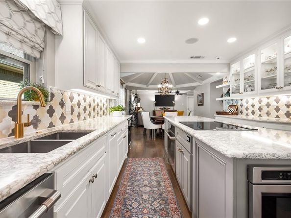 7414  Hundley Boulevard , Dallas Texas 75231