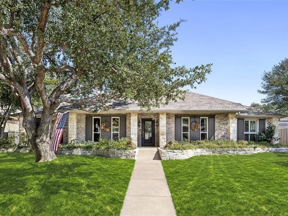 7414  Hundley Boulevard , Dallas Texas 75231