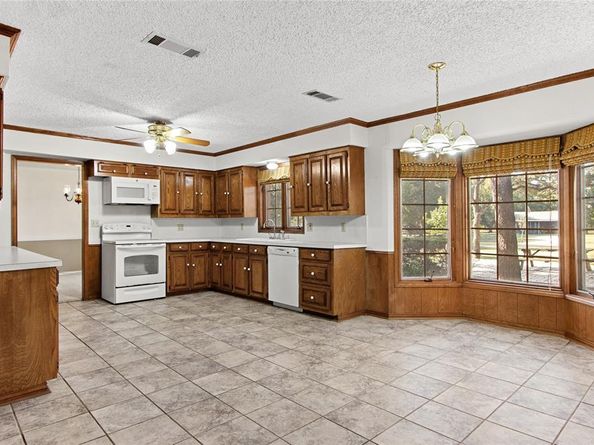 180  Highview Drive , Double Oak Texas 75077