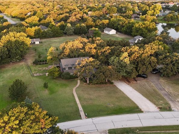 180  Highview Drive , Double Oak Texas 75077