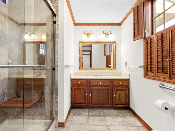 180  Highview Drive , Double Oak Texas 75077