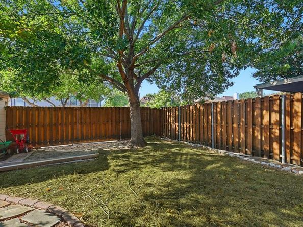 1112  Heather Lane , Carrollton Texas 75010