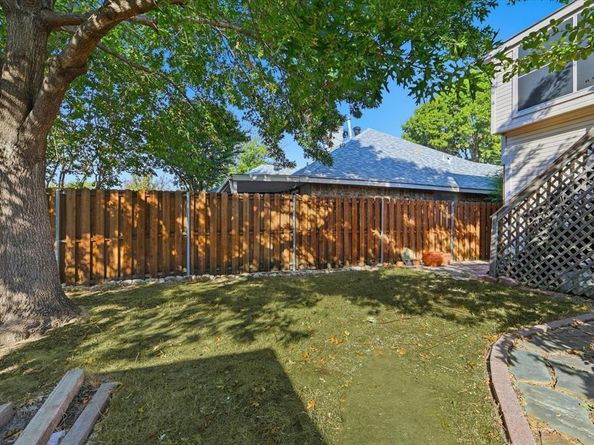 1112  Heather Lane , Carrollton Texas 75010