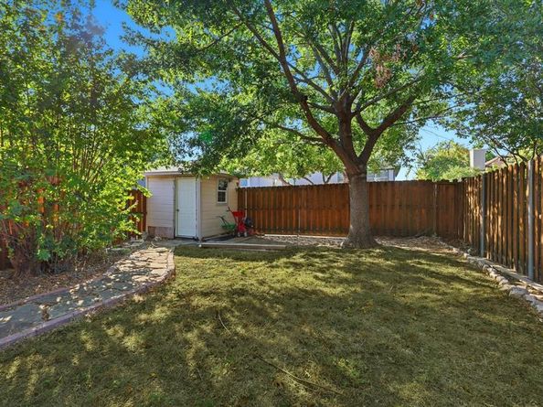 1112  Heather Lane , Carrollton Texas 75010