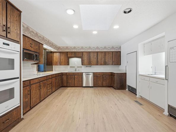 112  Virginia Lane , Arlington Texas 76010