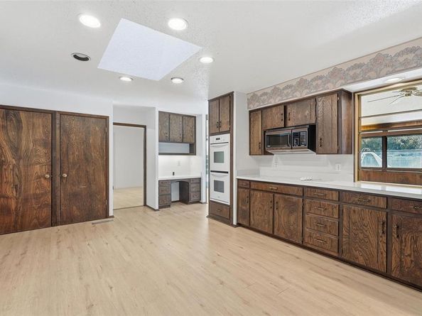 112  Virginia Lane , Arlington Texas 76010