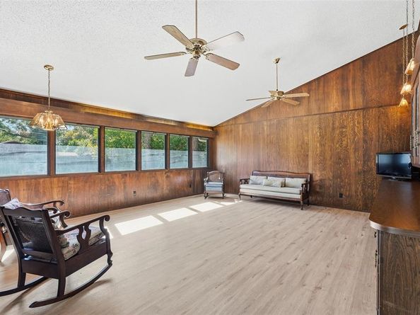 112  Virginia Lane , Arlington Texas 76010