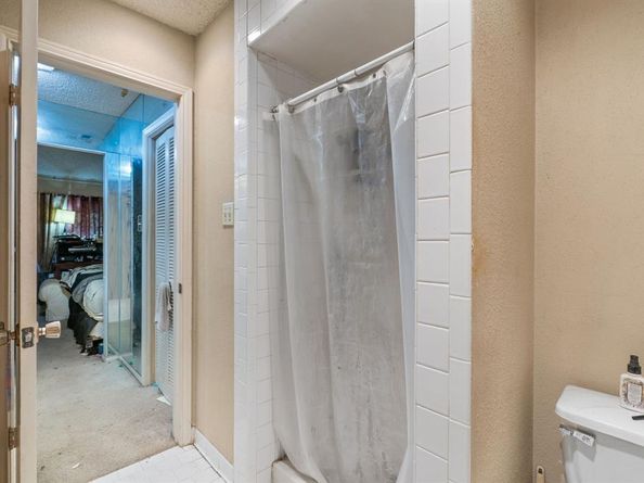 742  Oakwood Trail , Fort Worth Texas 76112