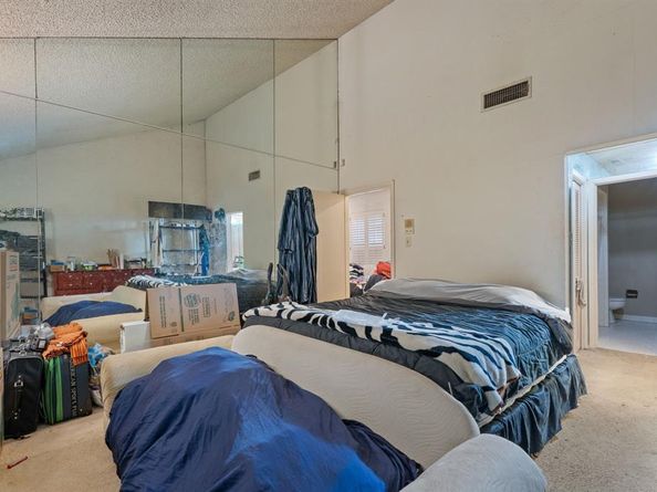 742  Oakwood Trail , Fort Worth Texas 76112