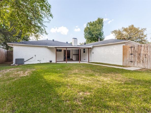 5208  Elkridge Drive , Dallas Texas 75227