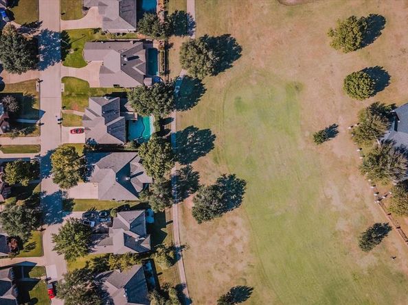 1002  Muirfield Drive , Mansfield Texas 76063