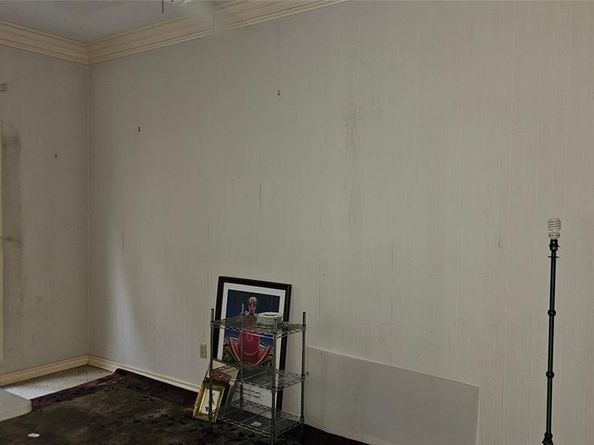 1809  Burton Hill Road , Fort Worth Texas 76107