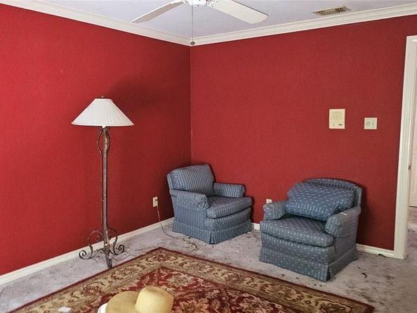 1809  Burton Hill Road , Fort Worth Texas 76107