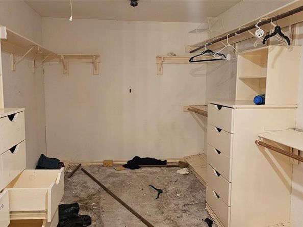 1809  Burton Hill Road , Fort Worth Texas 76107