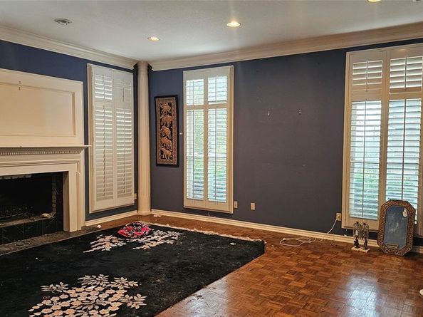 1809  Burton Hill Road , Fort Worth Texas 76107