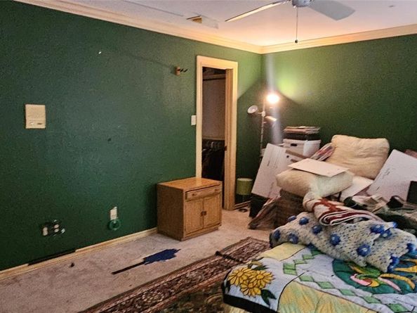 1809  Burton Hill Road , Fort Worth Texas 76107