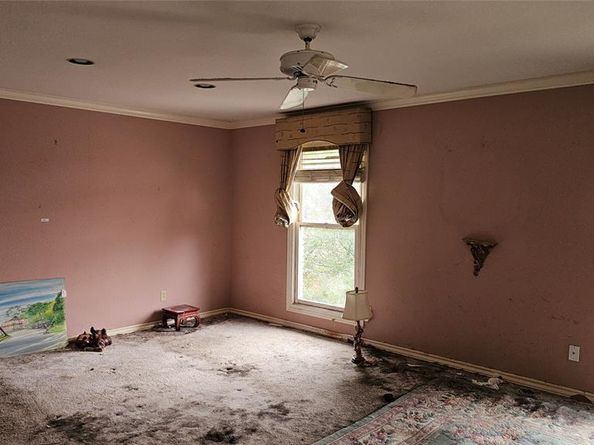 1809  Burton Hill Road , Fort Worth Texas 76107