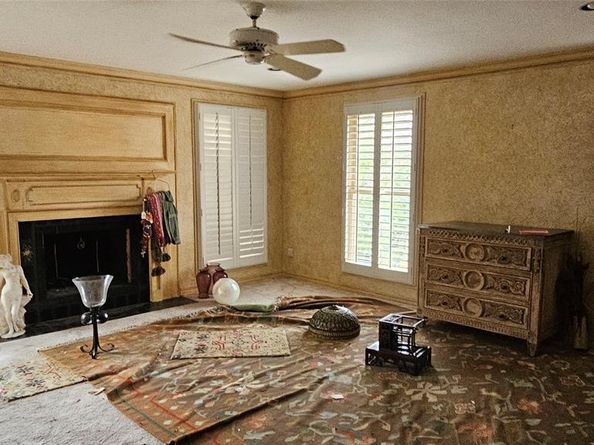 1809  Burton Hill Road , Fort Worth Texas 76107