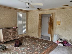 1809  Burton Hill Road , Fort Worth Texas 76107