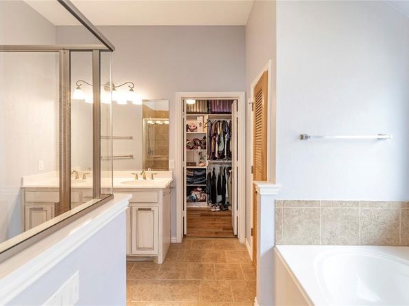 3940  Hollow Lake Road , Fort Worth Texas 76262