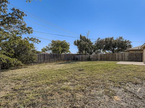 1885  Cliff View Drive , Lewisville Texas 75077