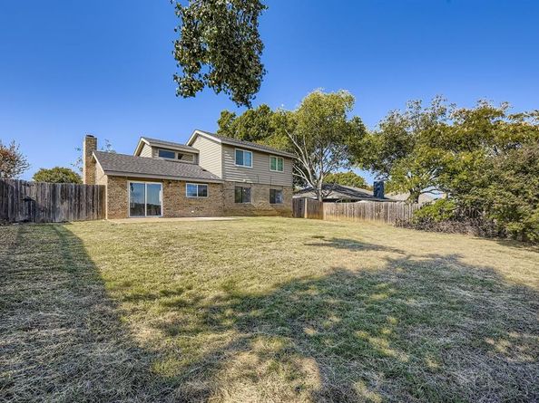 1885  Cliff View Drive , Lewisville Texas 75077