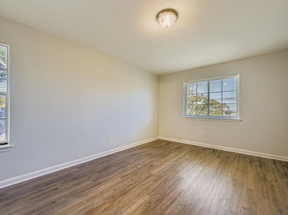 1885  Cliff View Drive , Lewisville Texas 75077