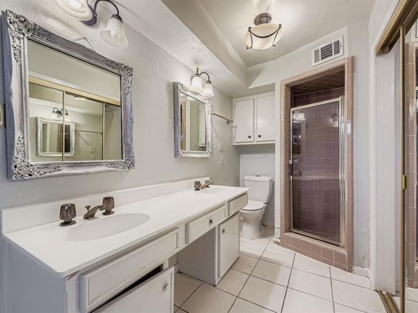 1885  Cliff View Drive , Lewisville Texas 75077