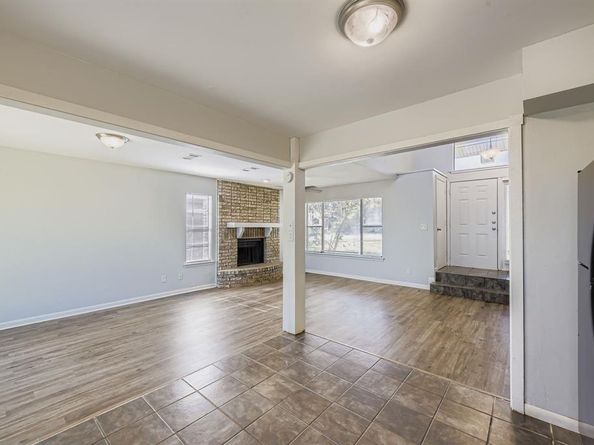 1885  Cliff View Drive , Lewisville Texas 75077