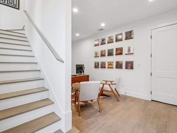 145 N Henderson Avenue  102, Dallas Texas 75214