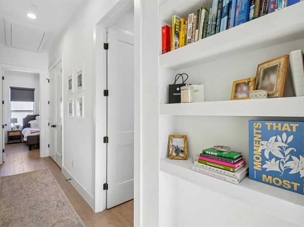 145 N Henderson Avenue  102, Dallas Texas 75214