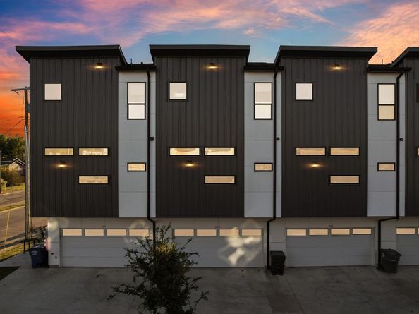 145 N Henderson Avenue  102, Dallas Texas 75214