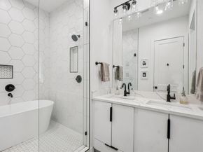 145 N Henderson Avenue  102, Dallas Texas 75214