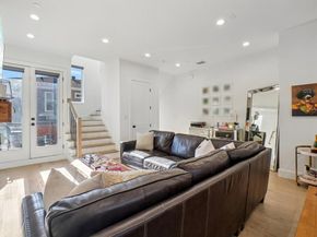 145 N Henderson Avenue  102, Dallas Texas 75214