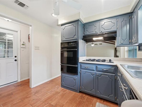 2105  Rockmoor Drive , Edgecliff Village Texas 76134