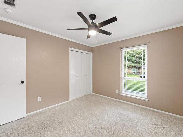 2105  Rockmoor Drive , Edgecliff Village Texas 76134