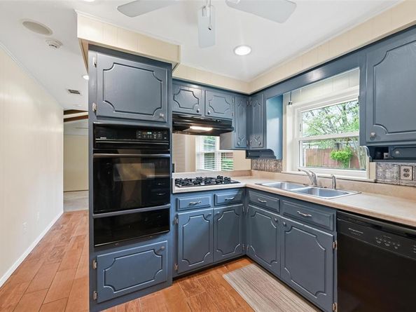 2105  Rockmoor Drive , Edgecliff Village Texas 76134