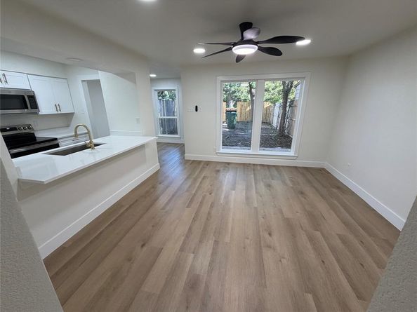 424  Valley Park Drive , Garland Texas 75043