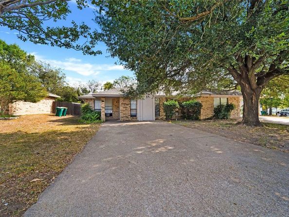 700  Long Court , Cedar Hill Texas 75104