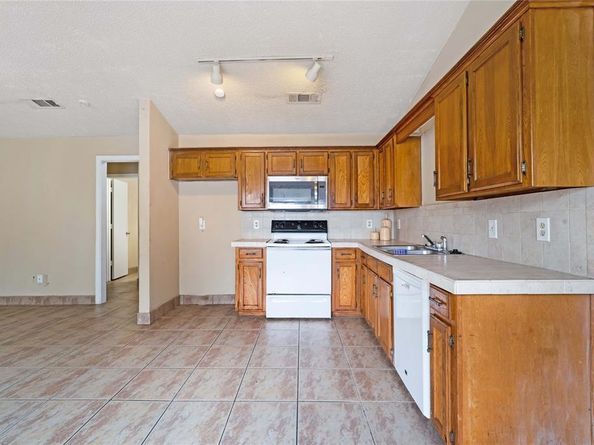 700  Long Court , Cedar Hill Texas 75104