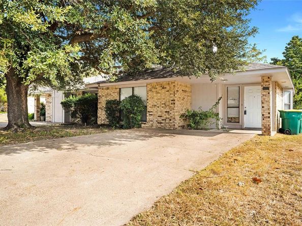 700  Long Court , Cedar Hill Texas 75104