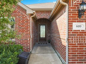 609  Meadowedge Lane , Denton Texas 76207