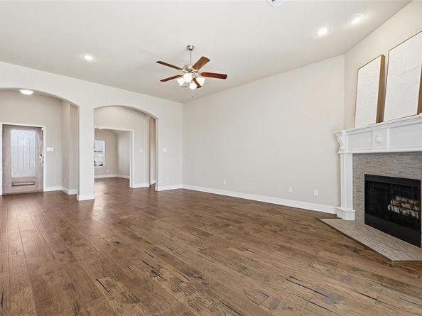 609  Meadowedge Lane , Denton Texas 76207