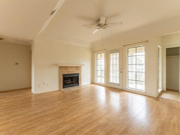 3105  san jacinto Street  210, Dallas Texas 75204