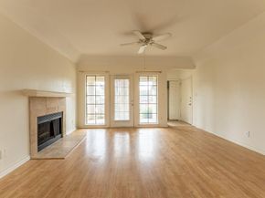 3105  san jacinto Street  210, Dallas Texas 75204