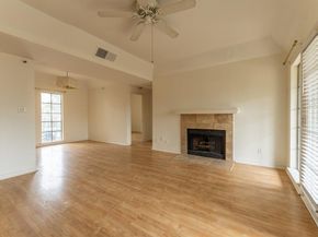 3105  san jacinto Street  210, Dallas Texas 75204