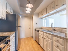 3105  san jacinto Street  210, Dallas Texas 75204